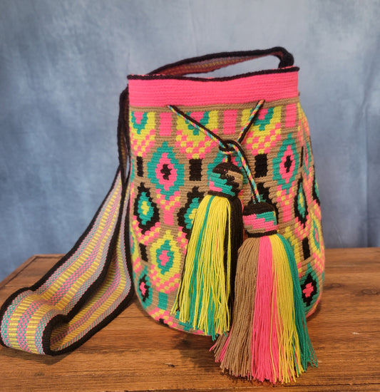 BEATRIZ WAYUU BAG, Wayuu bags, Mochila wayuu, Crochet bag, Handmade bag, wayuu crossbody bag, hippie style, ethnic bag, Colombia bags