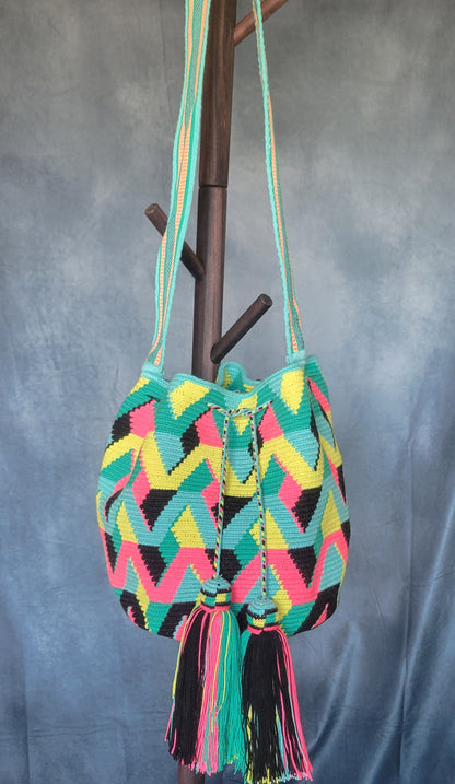 ARIANA WAYUU BAG, Wayuu bags, Mochila wayuu, Crochet bag, Handmade bag, wayuu crossbody bag, hippie style, ethnic bag, Colombia bags