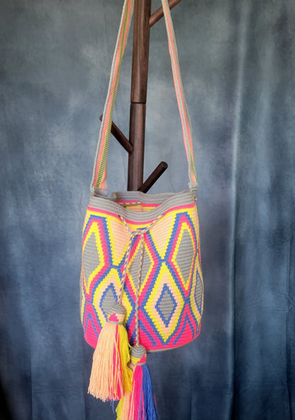 LILIANA WAYUU BAG, Wayuu bags, Mochila wayuu, Crochet bag, Handmade bag, wayuu crossbody bag, hippie style, ethnic bag, Colombia bags