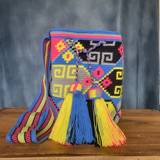 VICTORIA WAYUU BAG, Wayuu bags, Mochila wayuu, Crochet bag, Handmade bag, wayuu crossbody bag, hippie style, ethnic bag, Colombia bags