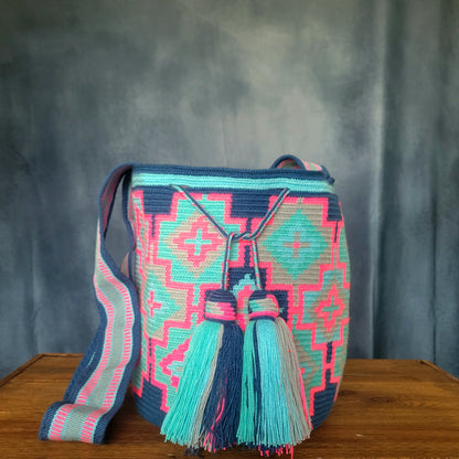 VIVIANA WAYUU BAG, Wayuu bags, Mochila wayuu, Crochet bag, Handmade bag, wayuu crossbody bag, hippie style, ethnic bag, Colombia bags