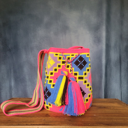 KRISTIN WAYUU BAG, Wayuu bags, Mochila wayuu, Crochet bag, Handmade bag, wayuu crossbody bag, hippie style, ethnic bag, Colombia bags