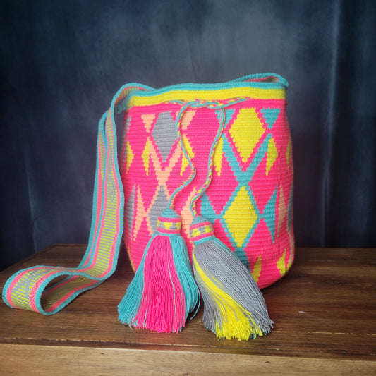 ESTEFANIA WAYUU BAG, Wayuu bags, Mochila wayuu, Crochet bag, Handmade bag, wayuu crossbody bag, hippie style, ethnic bag, Colombia bags