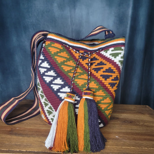 JENNIFER WAYUU BAG, Wayuu bags, Mochila wayuu, Crochet bag, Handmade bag, wayuu crossbody bag, hippie style, ethnic bag, Colombia bags