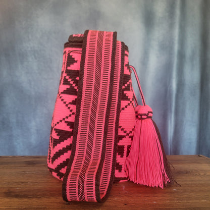 ERIKA WAYUU BAG, Wayuu bags, Mochila wayuu, Crochet bag, Handmade bag, wayuu crossbody bag, hippie style, ethnic bag, Colombia bags