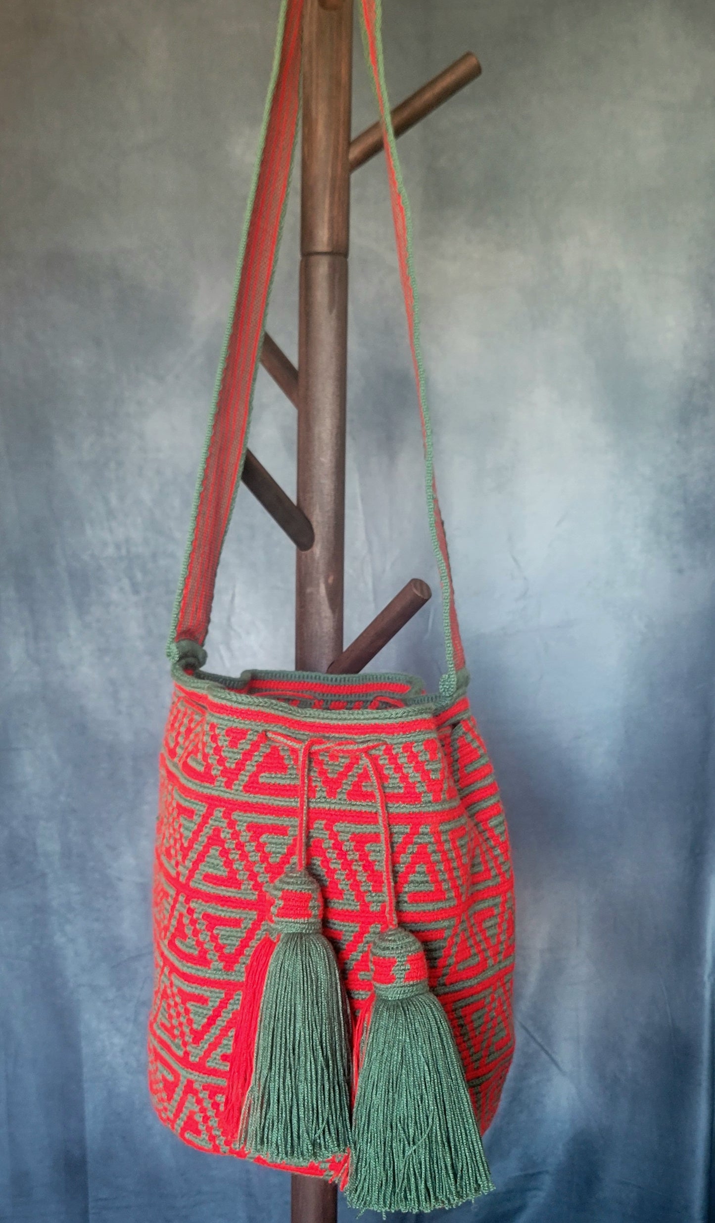 LAURA WAYUU BAG, Wayuu bags, Mochila wayuu, Crochet bag, Handmade bag, wayuu crossbody bag, hippie style, ethnic bag, Colombia bags