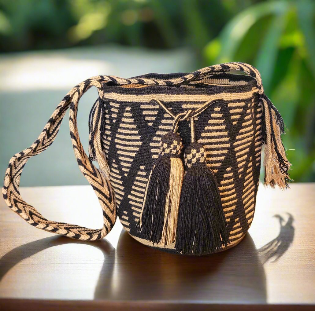 MONICA WAYUU HANDBAG, KIARA WAYUU HANDBAG, Traditional Best-Selling WAYUU Bag, Original Crochet Crossbody, Handmade Colombian Bucket Bag, Mochila Wayuu, boho handbag, hippie, handbag, stripes handbag, retro handbag, black and camel color handbag