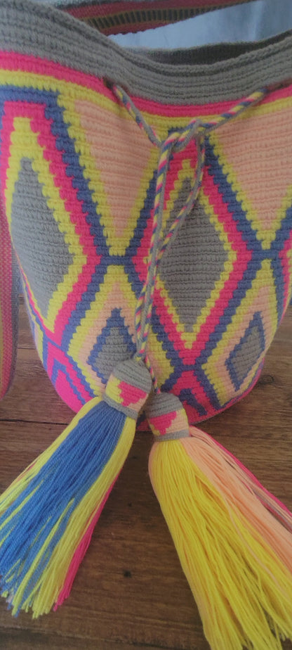 LILIANA WAYUU BAG, Wayuu bags, Mochila wayuu, Crochet bag, Handmade bag, wayuu crossbody bag, hippie style, ethnic bag, Colombia bags