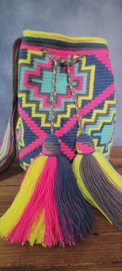 ALONDRA WAYUU BAG, Wayuu bags, Mochila wayuu, Crochet bag, Handmade bag, wayuu crossbody bag, hippie style, ethnic bag, Colombia bags