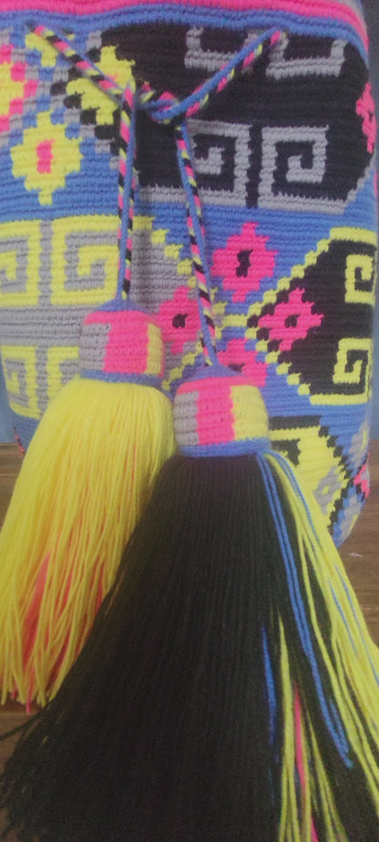 VICTORIA WAYUU BAG, Wayuu bags, Mochila wayuu, Crochet bag, Handmade bag, wayuu crossbody bag, hippie style, ethnic bag, Colombia bags