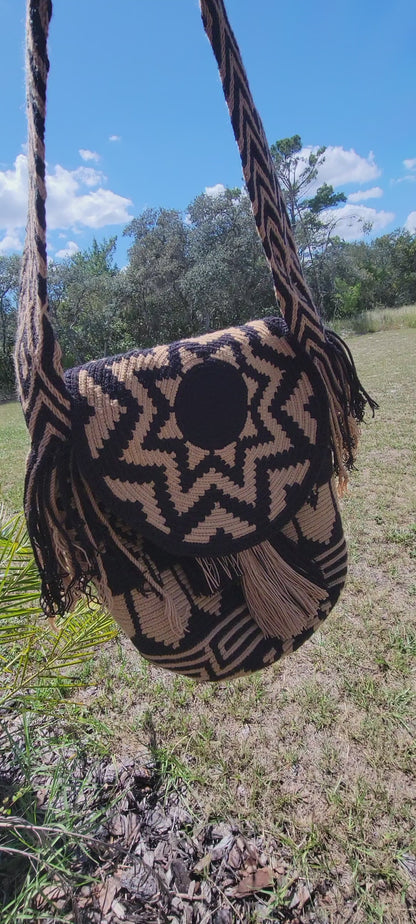 EMMA WAYUU BAG, Traditional Best-Selling WAYUU Bag, Original Crochet Crossbody, Handmade Colombian Bucket Bag, Mochila Wayuu, boho handbag, hippie, handbag, stripes handbag, retro handbag, black and camel color handbag