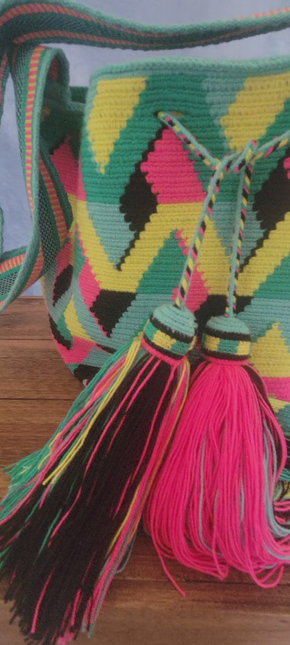 ARIANA WAYUU BAG, Wayuu bags, Mochila wayuu, Crochet bag, Handmade bag, wayuu crossbody bag, hippie style, ethnic bag, Colombia bags