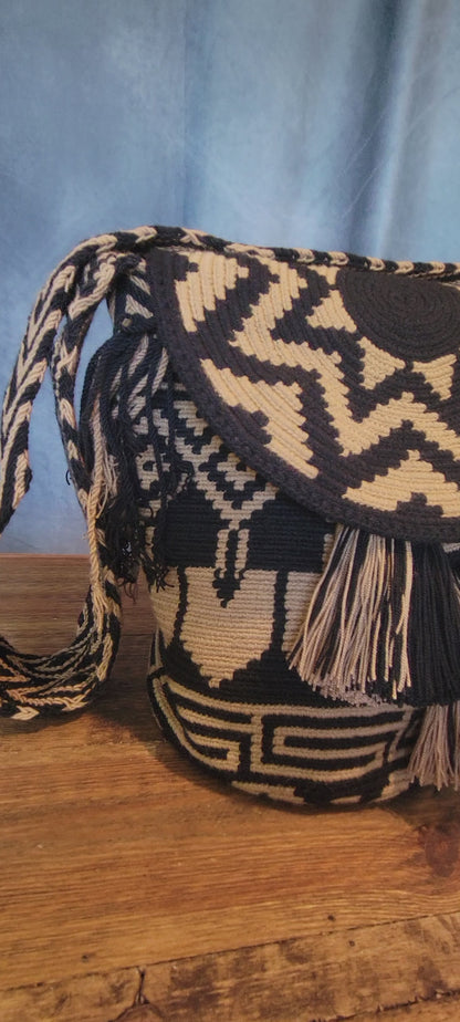 EMMA WAYUU BAG, Traditional Best-Selling WAYUU Bag, Original Crochet Crossbody, Handmade Colombian Bucket Bag, Mochila Wayuu, boho handbag, hippie, handbag, stripes handbag, retro handbag, black and camel color handbag