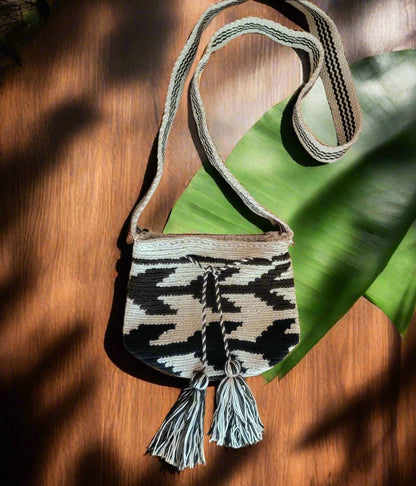 AURORA WAYUU HANDBAG, Traditional Best-Selling WAYUU Bag, Original Crochet Crossbody, Handmade Colombian Bucket Bag, Ethical Purse, Mochila Wayuu, boho handbag, hippie, handbag