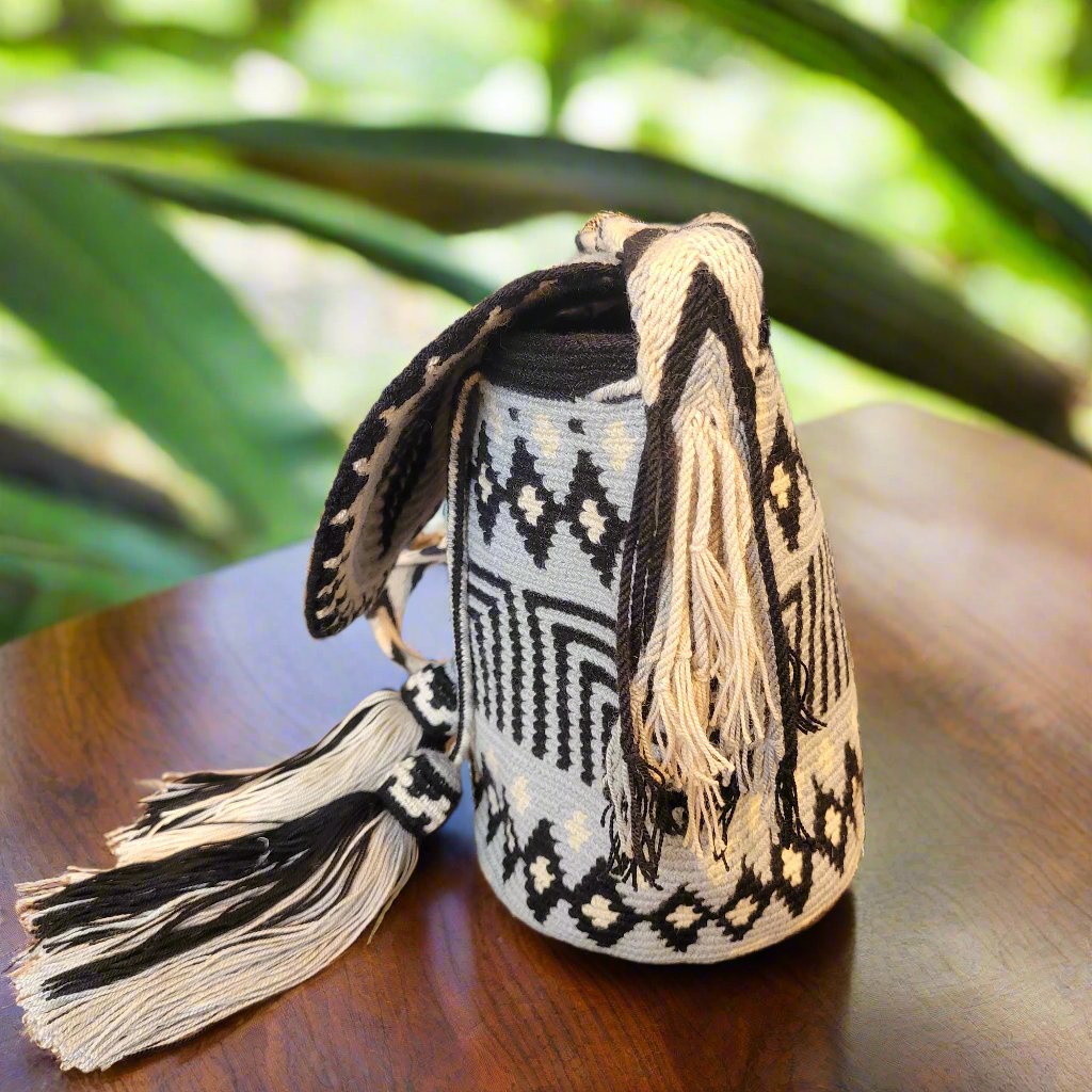 SOLIMAR WAYUU BAG, Traditional Best-Selling WAYUU Bag, Original Crochet Crossbody, Handmade Colombian Bucket Bag, Mochila Wayuu, boho handbag, hippie handbag